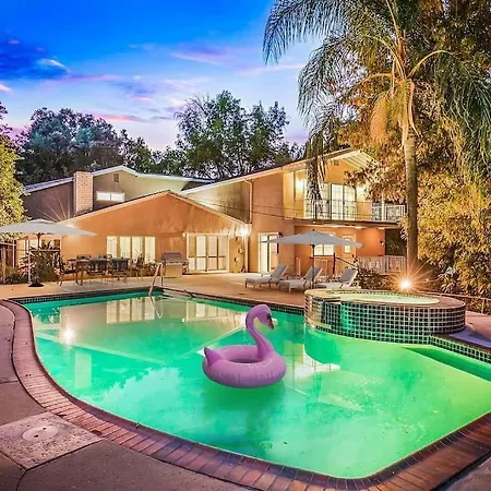 Pacific Dreams At Woodland Hills - 8 Bedroom With Pool & Hot Tub